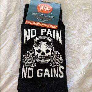 Black 'No Pain No Gains' Motivational Socks